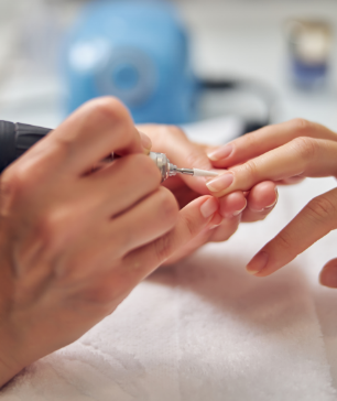 Additional spa services - eyelash extensions, nail art, special treatments